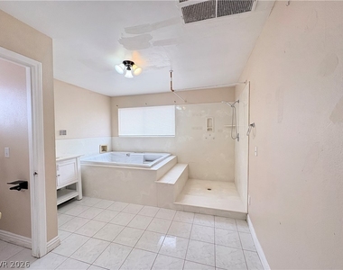 6329 Brittany Way - Photo Thumbnail 15