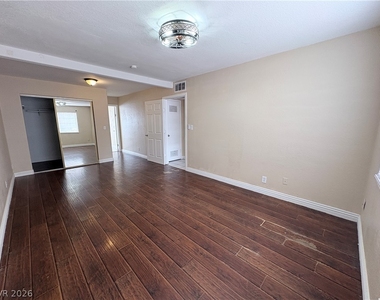 6329 Brittany Way - Photo Thumbnail 13