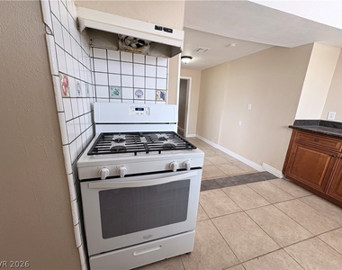 6329 Brittany Way - Photo Thumbnail 31
