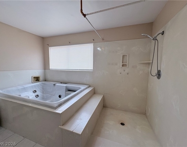 6329 Brittany Way - Photo Thumbnail 16