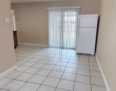 6329 Brittany Way - Photo Thumbnail 5