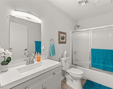 615 S 10th Street - Photo Thumbnail 8