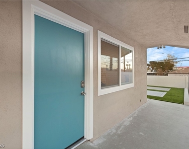 615 S 10th Street - Photo Thumbnail 1