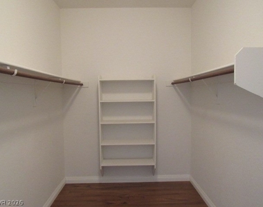 401 Amber Pine Street - Photo Thumbnail 9