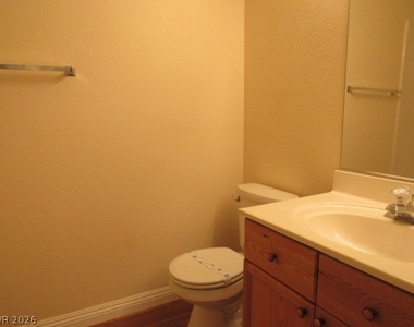 401 Amber Pine Street - Photo Thumbnail 17