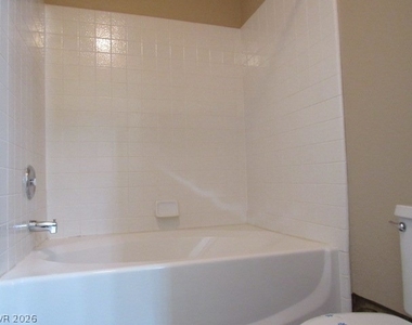401 Amber Pine Street - Photo Thumbnail 12