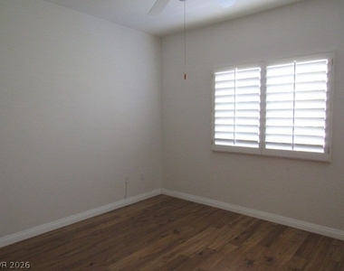 401 Amber Pine Street - Photo Thumbnail 15
