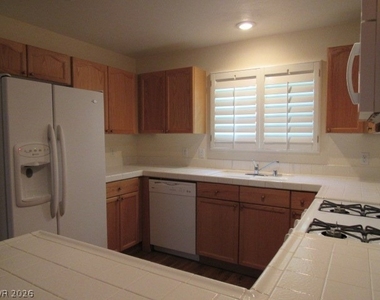 401 Amber Pine Street - Photo Thumbnail 2