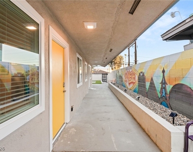 615 S 10th Street - Photo Thumbnail 1