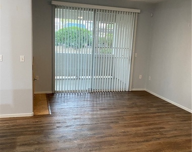 2325 Windmill Parkway - Photo Thumbnail 11