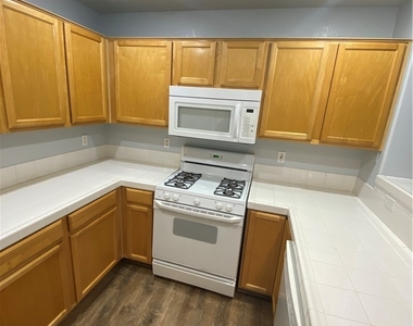 2325 Windmill Parkway - Photo Thumbnail 14