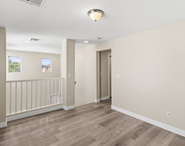 4683 Aventura Canyon Court - Photo Thumbnail 17