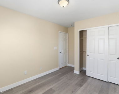 4683 Aventura Canyon Court - Photo Thumbnail 29