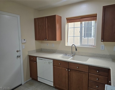 9160 Column Court - Photo Thumbnail 3