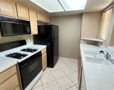 1901 Rio Canyon Court - Photo Thumbnail 23