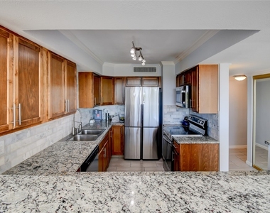 3111 Bel Air Drive - Photo Thumbnail 8