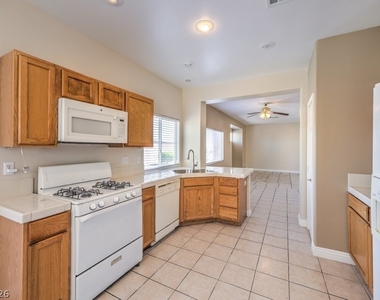 10540 Allthorn Avenue - Photo Thumbnail 10