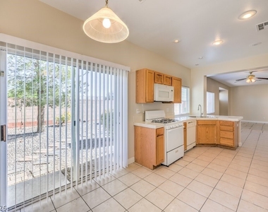 10540 Allthorn Avenue - Photo Thumbnail 13