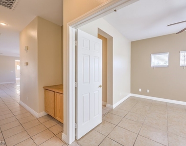 10540 Allthorn Avenue - Photo Thumbnail 14
