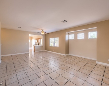 10540 Allthorn Avenue - Photo Thumbnail 4