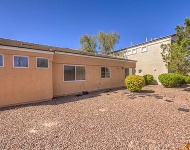 10540 Allthorn Avenue - Photo Thumbnail 32
