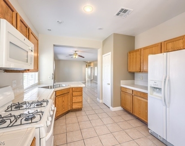 10540 Allthorn Avenue - Photo Thumbnail 9
