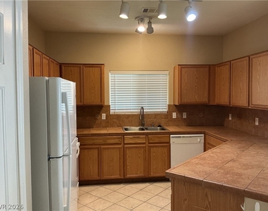9303 Gilcrease Avenue - Photo Thumbnail 4