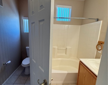 9303 Gilcrease Avenue - Photo Thumbnail 16
