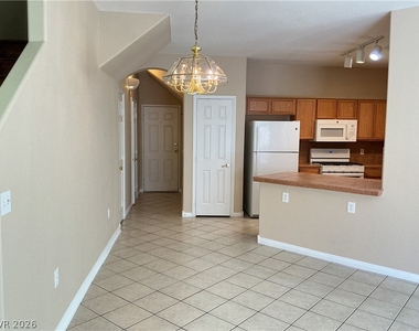 9303 Gilcrease Avenue - Photo Thumbnail 5