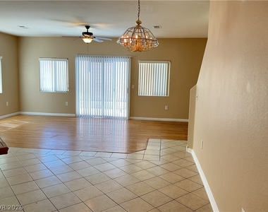 9303 Gilcrease Avenue - Photo Thumbnail 6