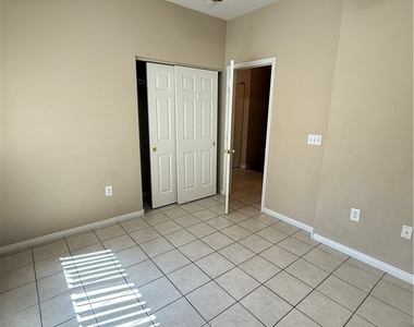 9303 Gilcrease Avenue - Photo Thumbnail 14