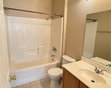 9303 Gilcrease Avenue - Photo Thumbnail 10