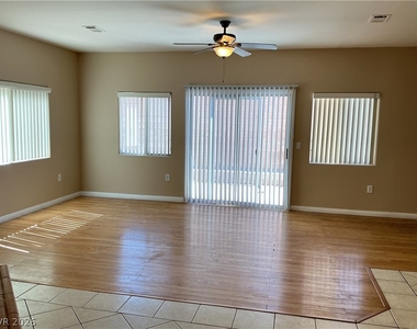 9303 Gilcrease Avenue - Photo Thumbnail 8