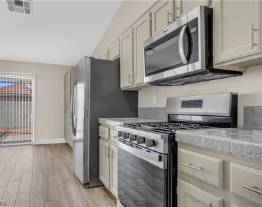 1426 Bugle Boy Drive - Photo Thumbnail 6