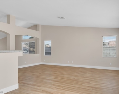 1426 Bugle Boy Drive - Photo Thumbnail 4