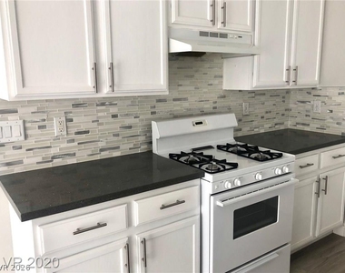 9769 Wailings Avenue - Photo Thumbnail 10