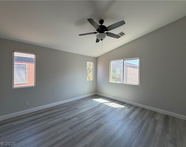 9769 Wailings Avenue - Photo Thumbnail 5