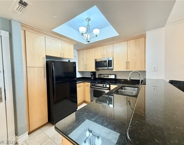 270 E Flamingo Road - Photo Thumbnail 6