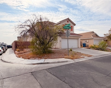 5608 Scottyboy Drive - Photo Thumbnail 2