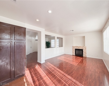 5608 Scottyboy Drive - Photo Thumbnail 8