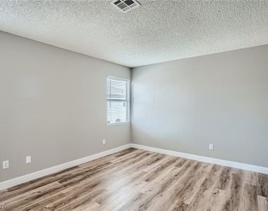 2910 Currant Lane - Photo Thumbnail 11
