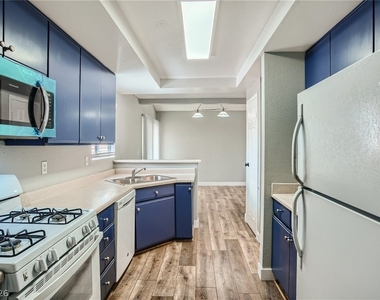 2910 Currant Lane - Photo Thumbnail 6