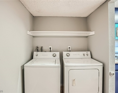 2910 Currant Lane - Photo Thumbnail 17