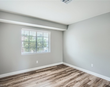 2910 Currant Lane - Photo Thumbnail 15