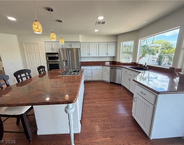 7468 Orange Haze Way - Photo Thumbnail 4