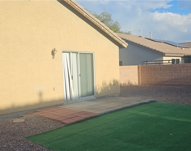4841 Crystal Sword Street - Photo Thumbnail 14