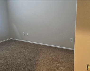 4841 Crystal Sword Street - Photo Thumbnail 4