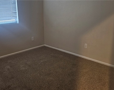 4841 Crystal Sword Street - Photo Thumbnail 5