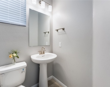 869 Greenspire Street - Photo Thumbnail 18