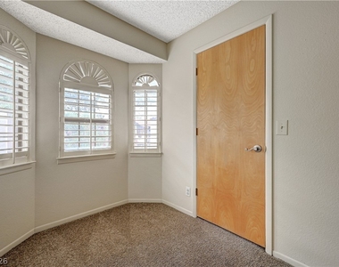 4096 Crete Lane - Photo Thumbnail 24